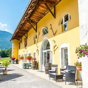 https://gite-de-pontgibaud-lathuile.hotels-rhonealpes.com
